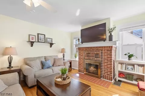 239 Fairview Ave, Verona, NJ 07044