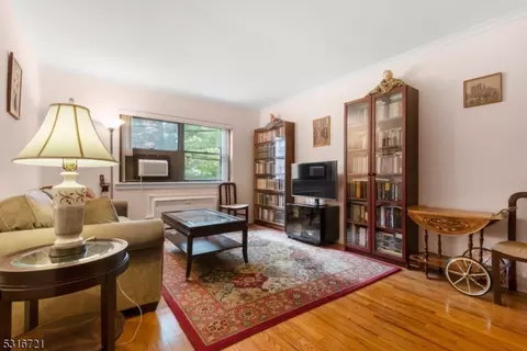 421 Park Pl #3F, Fort Lee, NJ 07024