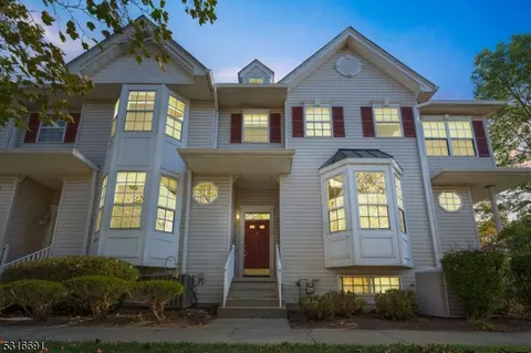 5 Cummington Ln, Flemington, NJ 08822