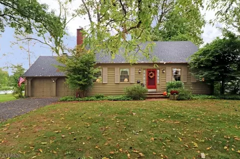 4 Crescent Rd, Florham Park, NJ 07932