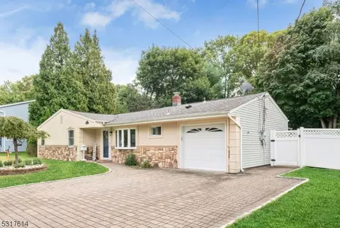117 Lindbergh Pkwy, Waldwick, NJ 07463
