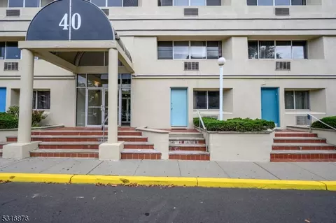 40 Fayette St, Perth Amboy, NJ 08861