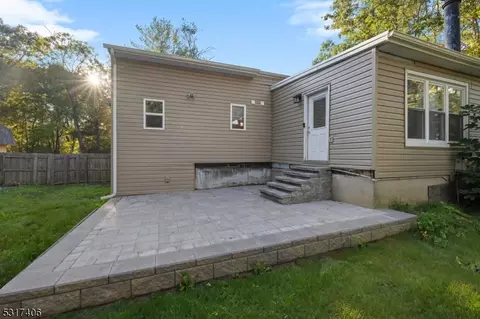 23 Oak St, Wanaque Boro, NJ 07420 photo 7