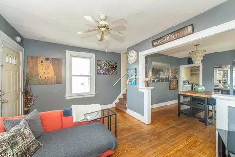 81 Valley St, Newark, NJ 07106