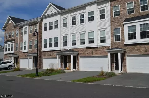 46 Colgate Dr, Morristown, NJ 07960
