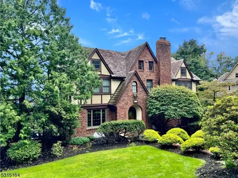 356 Harding Dr, South Orange, NJ 07079