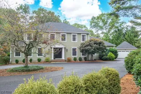5 David Pl, Mount Olive, NJ 07836