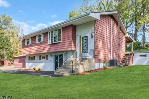 617 Carpentersville Rd, Phillipsburg, NJ 08865