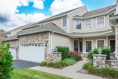 6 Pebble Beach Dr, Livingston, NJ 07039