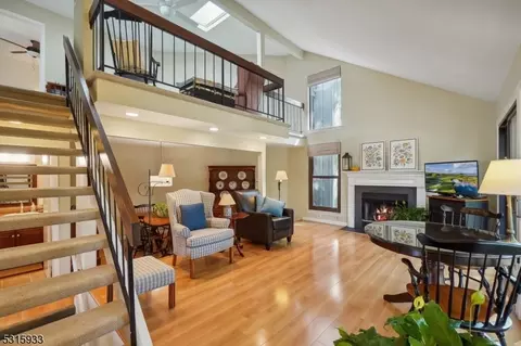 117 Tulip Ln, Basking Ridge, NJ 07920