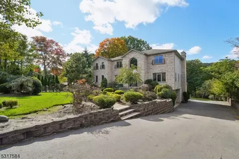 67 Ahnert Ave, North Haledon, NJ 07508