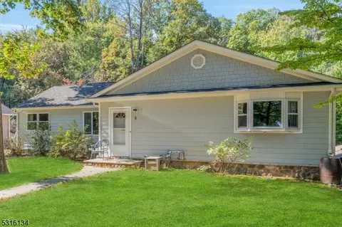 6 Spurr Rd, Parsippany-troy Hills Twp, NJ 07834