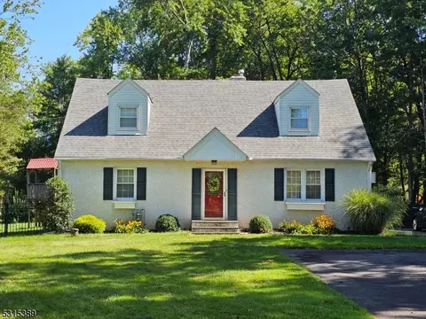 64 Huyler Rd, Somerville, NJ 08876