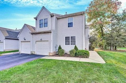 16 Munsee Trl, Somerville, NJ 08876