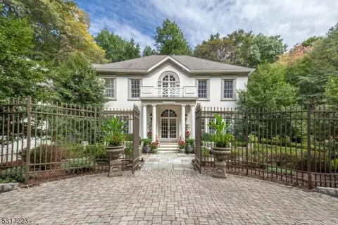 15 Pruner Farm Rd, Lebanon, NJ 08833