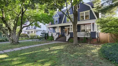 7 Berkeley Pl, Cranford, NJ 07016 photo 3