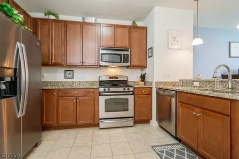 5219 Sanctuary Blvd #219, Riverdale, NJ 07457