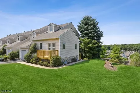 23 Currey Ln, West Orange, NJ 07052