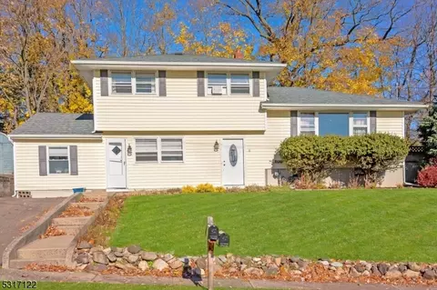 5 Missonellie Ct, Hawthorne, NJ 07506