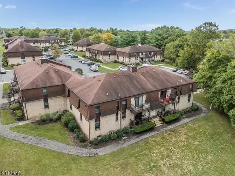 1415 Normandy Ct, Flemington, NJ 08822