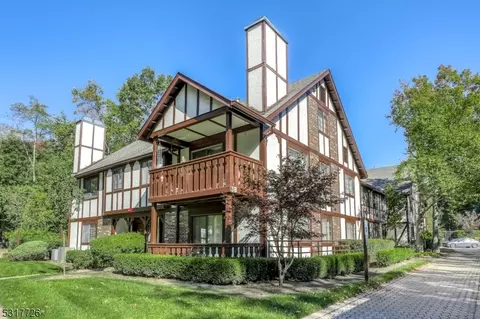 3803 Mark Twain Way, Mahwah, NJ 07430