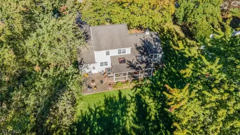 28 Bradrick Ln, West Milford, NJ 07480