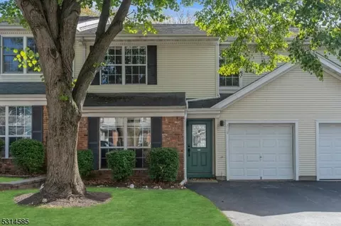 219 Learnington Way, Somerset, NJ 08873