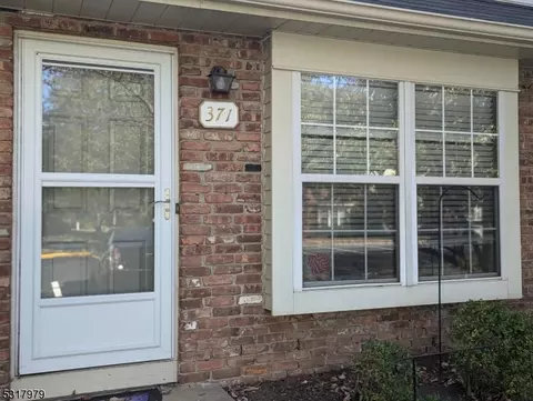 371 Aldeburgh Ave, Somerset, NJ 08873