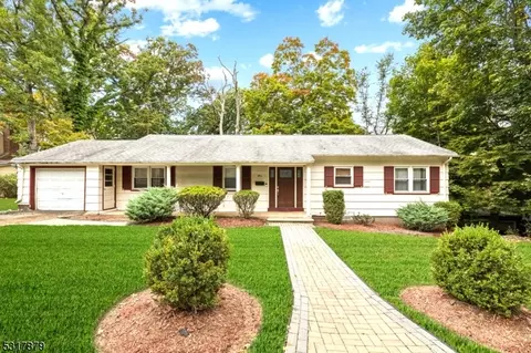 280 E Cedar St, Livingston, NJ 07039