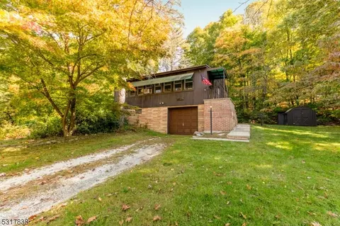 90 Lake Shore Dr, West Milford Twp, NJ 07421