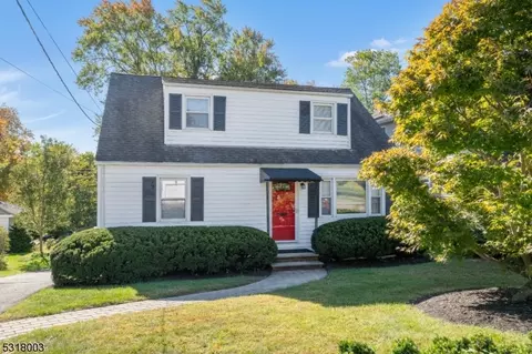 157 Hillside Ave, Livingston, NJ 07039