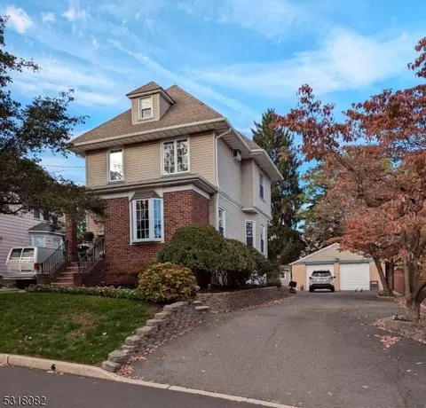 17 Twain Pl, Clifton, NJ 07013