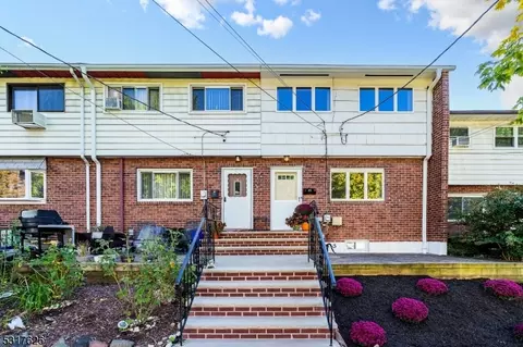 41 Edgewater Pl, Edgewater, NJ 07020