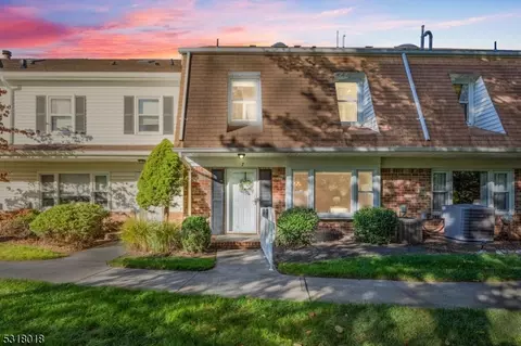 7 Harwich Ct, Scotch Plains, NJ 07076
