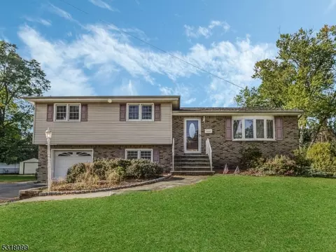 13 Tuxedo Dr, Wayne, NJ 07470
