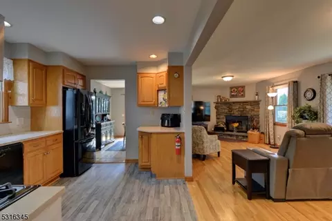 38 Bergen Ave, Wanaque Boro, NJ 07420 photo 15