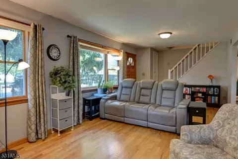 38 Bergen Ave, Wanaque Boro, NJ 07420 photo 9
