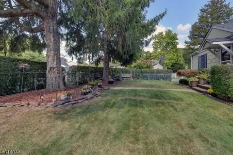 38 Bergen Ave, Wanaque Boro, NJ 07420 photo 4