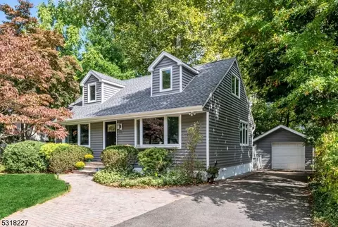 675 Midwood Rd, Ridgewood, NJ 07450
