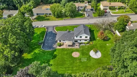 92 Surrey Dr, Wayne, NJ 07470 photo 37