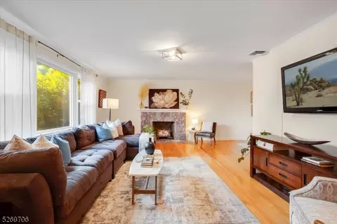 3 Collamore Ter, West Orange, NJ 07052 photo 4