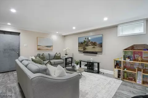 3 Collamore Ter, West Orange, NJ 07052 photo 28
