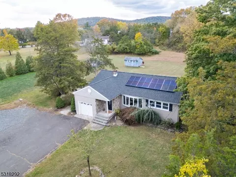 11 Oldwick Rd, Readington Twp, NJ 08889