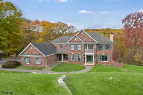 12 Morgan Dr, Sparta, NJ 07871