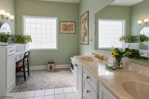 Bath - 3 Bethpage Dr, Montgomery, NJ 08558 photo 2 of 4