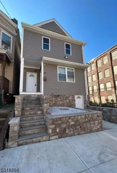 64 Warren St, Paterson, NJ 07524