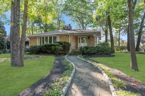 25 Caswell Ave, Woodbridge Twp, NJ 08863