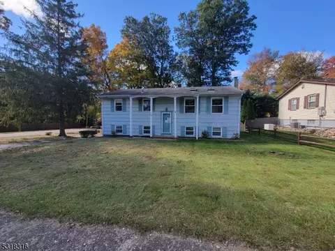 29 Summit Rd, Jefferson, NJ 07438