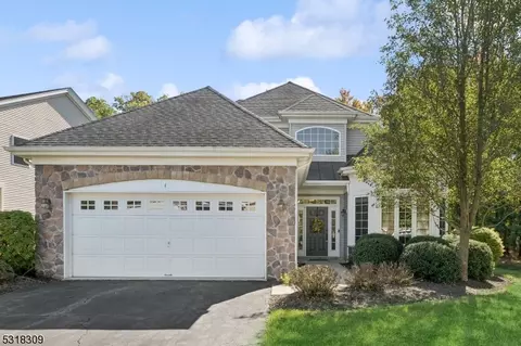 1 Schindler Ct, Franklin Twp, NJ 08873