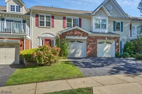 106 Topaz Dr, Franklin Park, NJ 08823